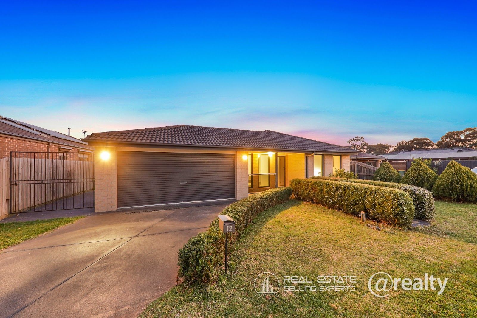4 bedrooms House in 12 Pomegranate Way PAKENHAM VIC, 3810