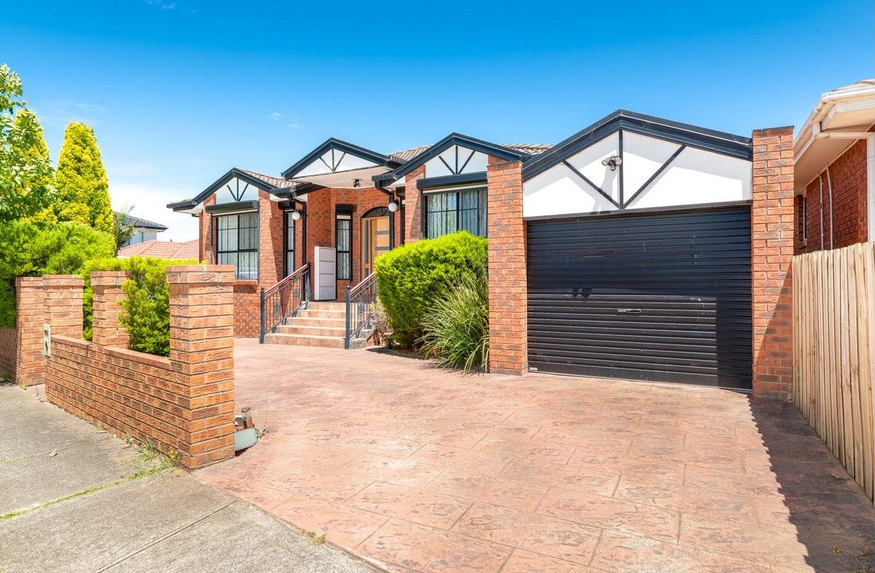 5 Honeysuckle Court, Meadow Heights VIC 3048