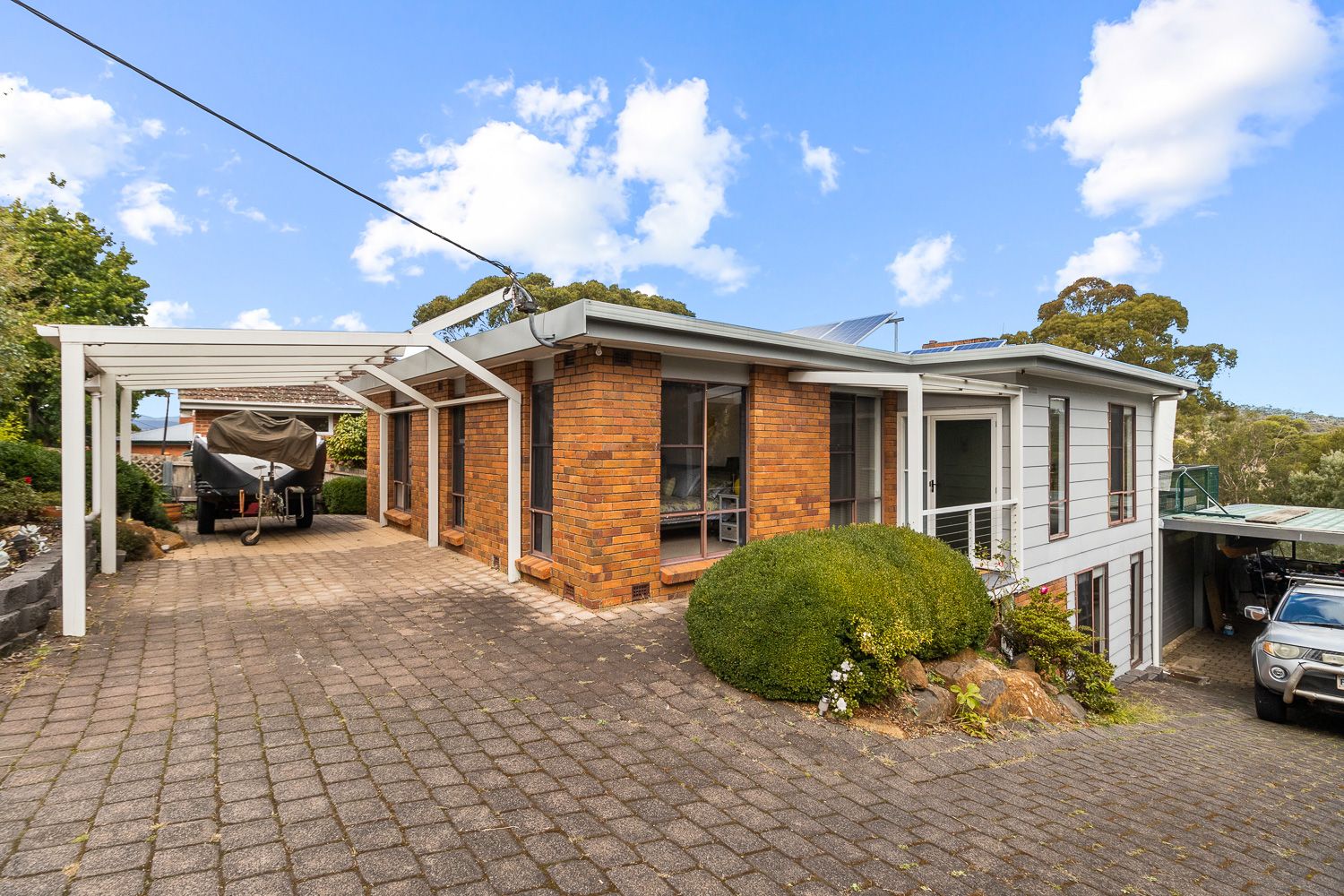 4 bedrooms House in 33 Dandenong Road TREVALLYN TAS, 7250