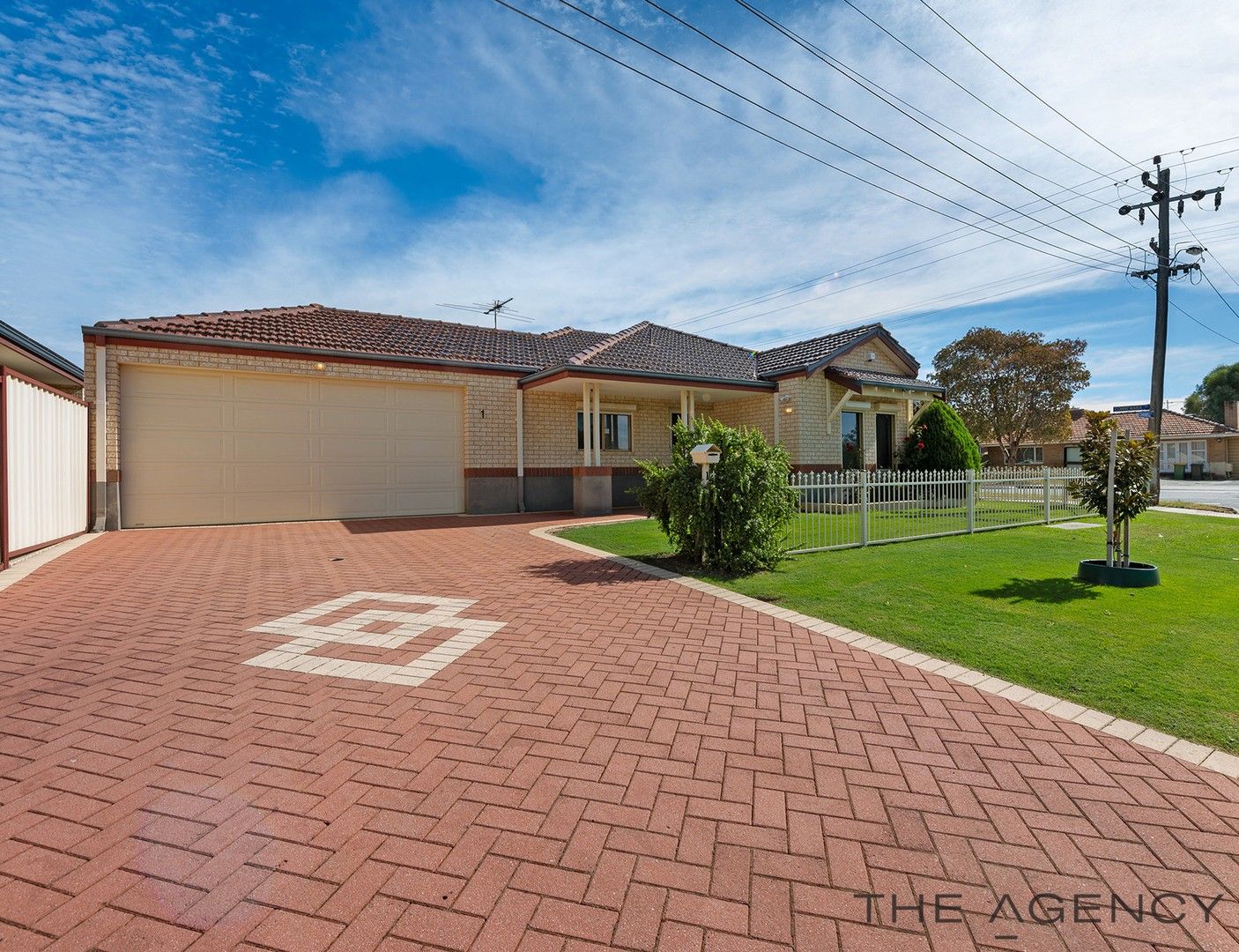 3 bedrooms House in 1 Cranwell Street THORNLIE WA, 6108