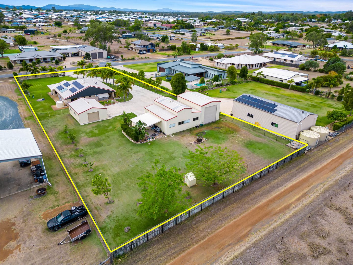 15 ROBERTSON ROAD, Gracemere QLD 4702, Image 1