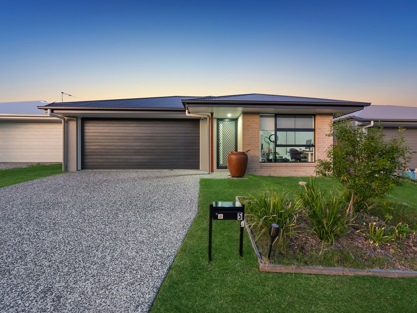 5 Castle Way, Flinders View QLD 4305, Image 0