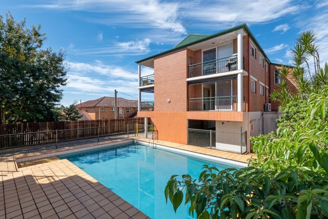 Picture of 2/88 Kirkland Avenue, COORPAROO QLD 4151