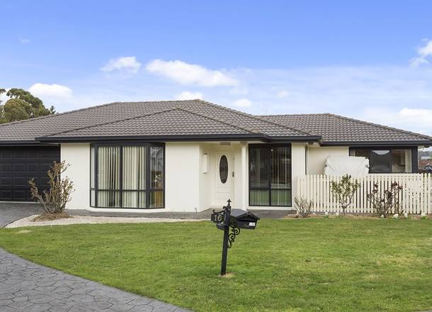 16 Manor Gardens, Kingston TAS 7050