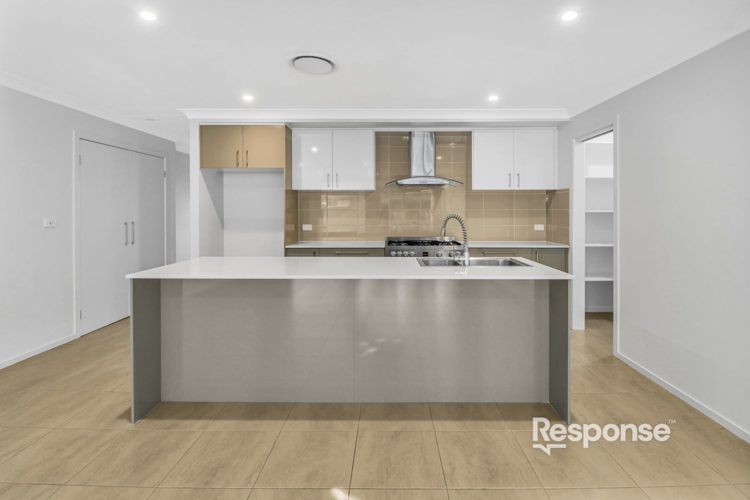 4 bedrooms House in 10 Glory Street SCHOFIELDS NSW, 2762