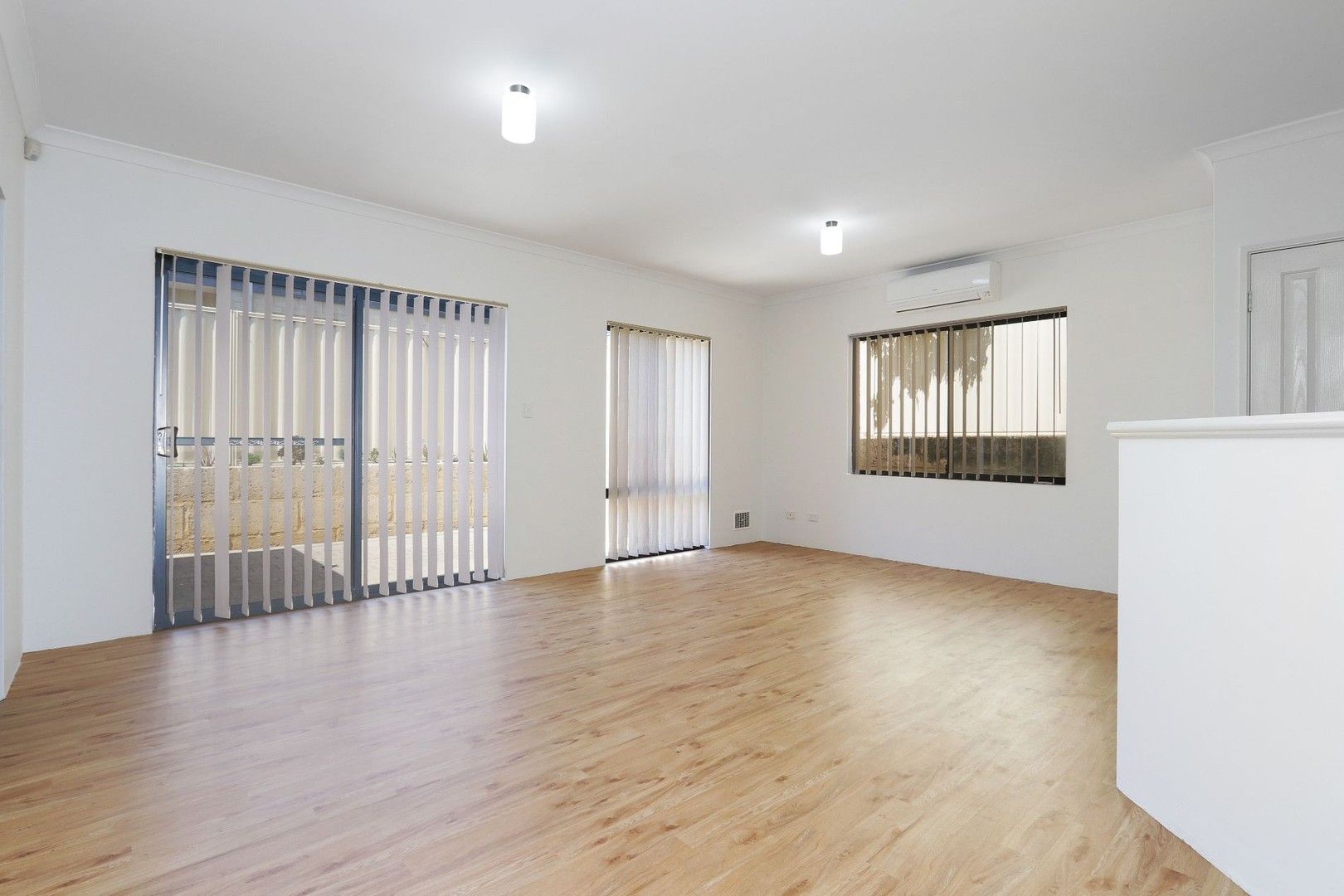 3 bedrooms Villa in UNIT 5/74 GILBERTSON ROAD KARDINYA WA, 6163