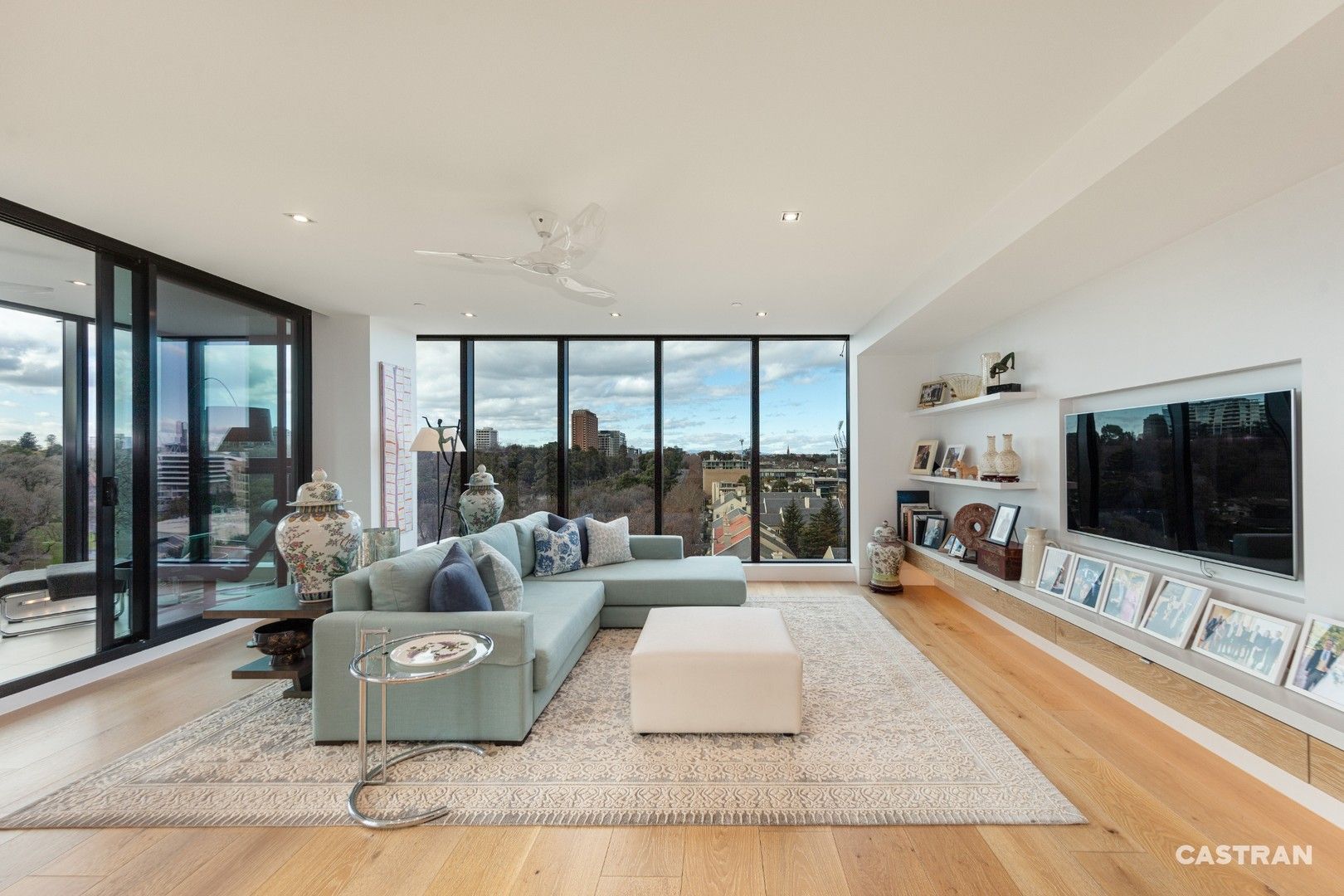 3 bedrooms Apartment / Unit / Flat in 901/279 Wellington Parade EAST MELBOURNE VIC, 3002