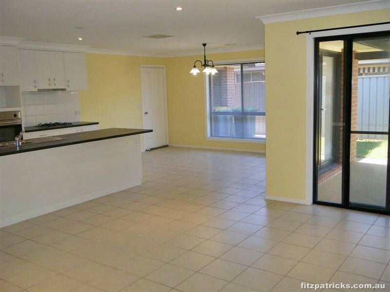 37 Paldi Crescent, Glenfield Park NSW 2650, Image 1