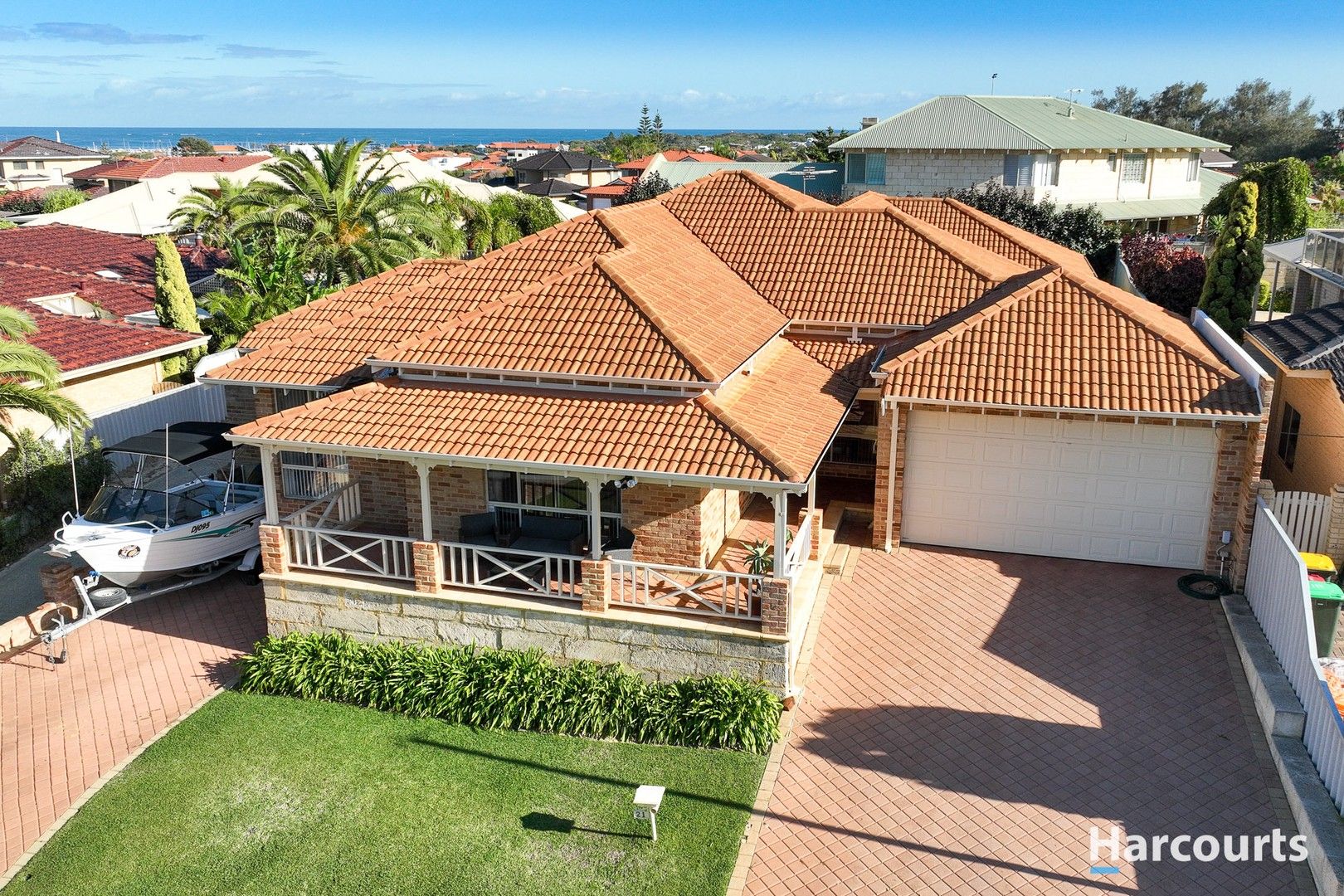 4 bedrooms House in 21 Keans Avenue SORRENTO WA, 6020