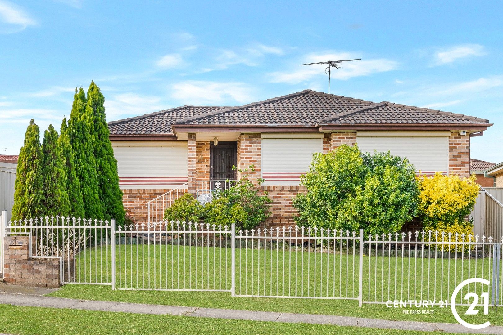 3 bedrooms House in 15 Dransfield Road EDENSOR PARK NSW, 2176