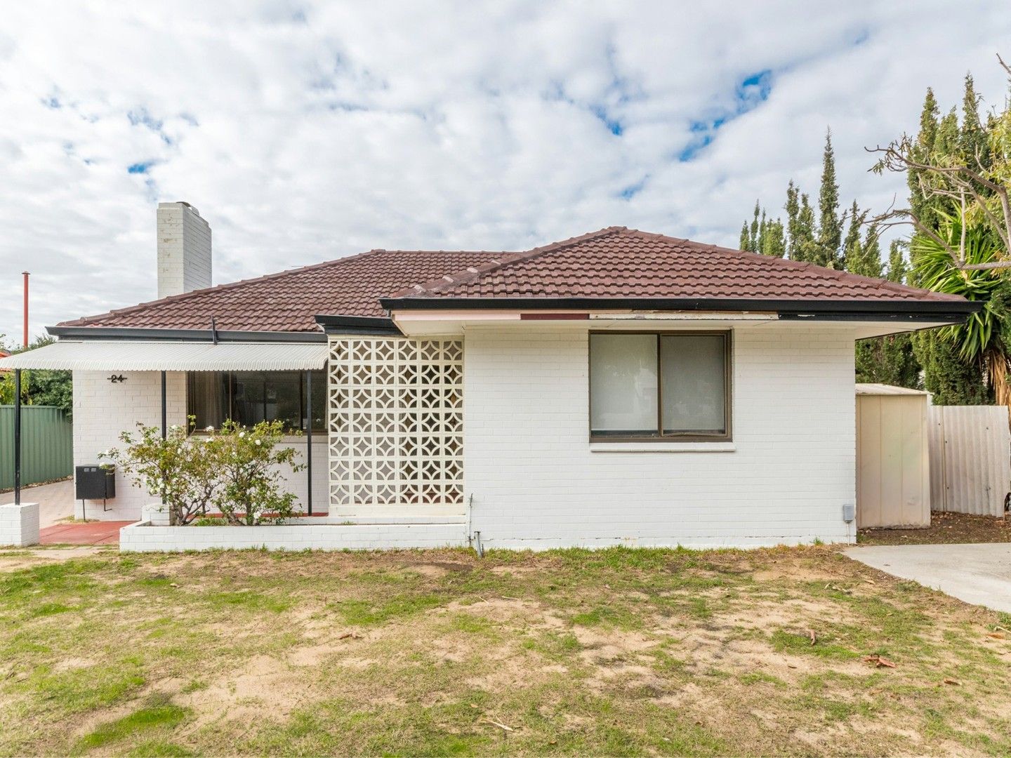 3 bedrooms House in 24 Burroughs Street KARRINYUP WA, 6018