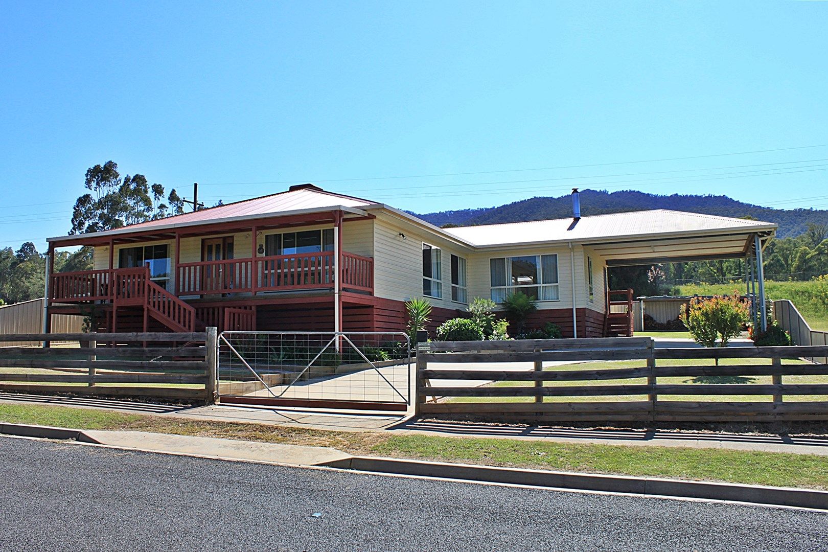 11 Pierce Street, Khancoban NSW 2642, Image 0