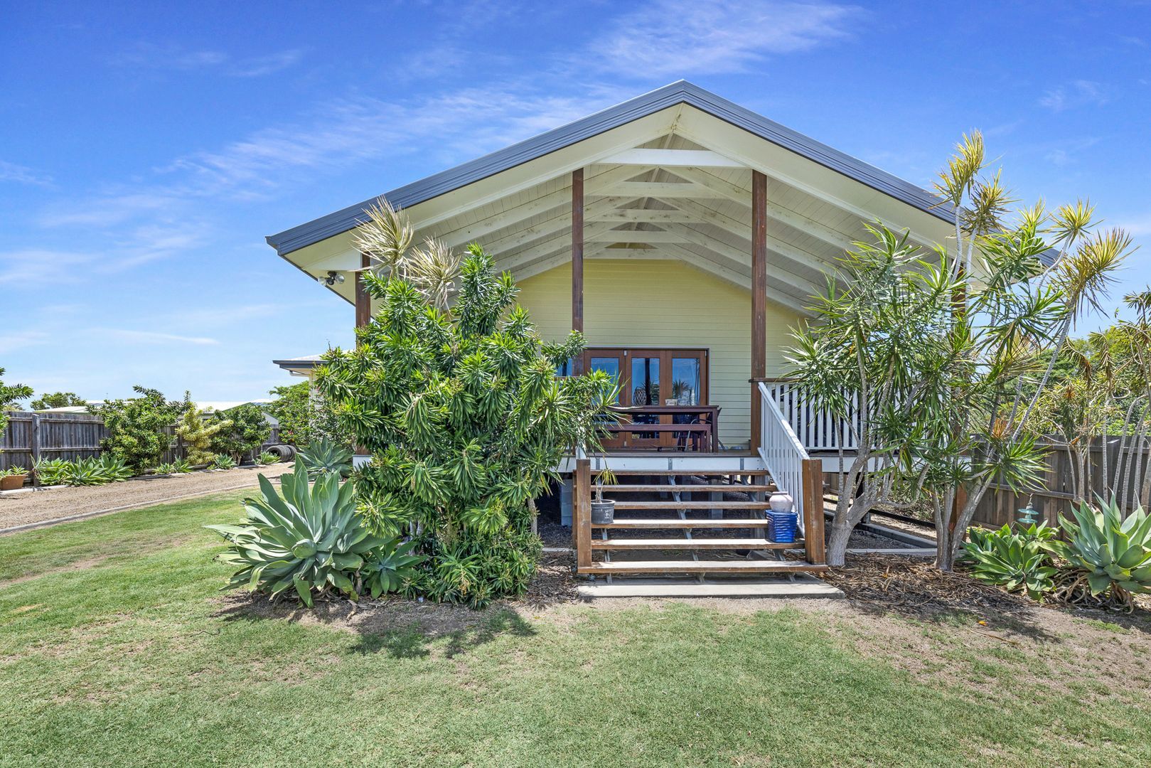 48 Moffatt St, Burnett Heads QLD 4670, Image 2