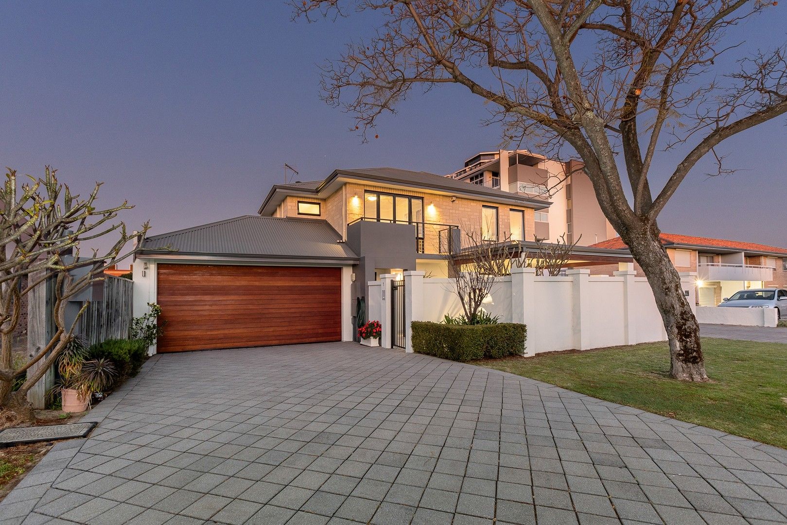 3 bedrooms Townhouse in 1/6 Jane Road APPLECROSS WA, 6153