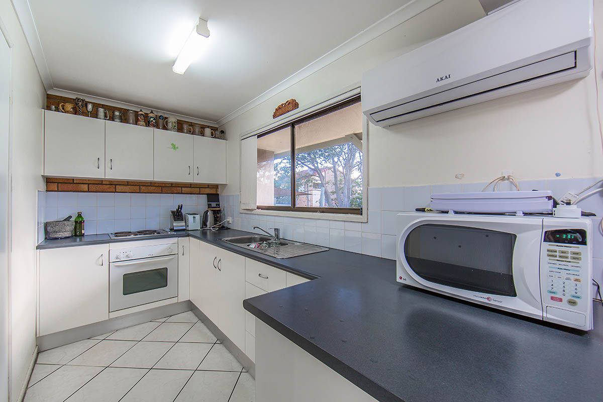2/25 Annie Street, Woody Point QLD 4019, Image 2