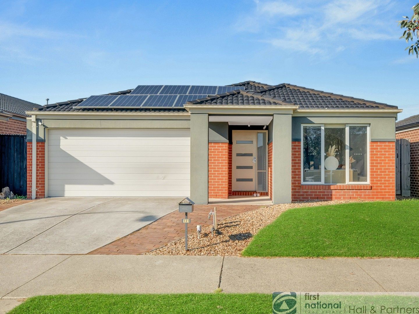 3 bedrooms House in 131 Park Orchard Drive PAKENHAM VIC, 3810
