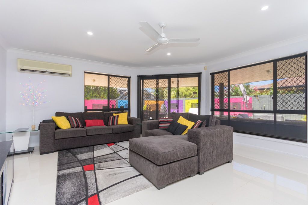 42 Voyagers Drive, Banksia Beach QLD 4507, Image 2