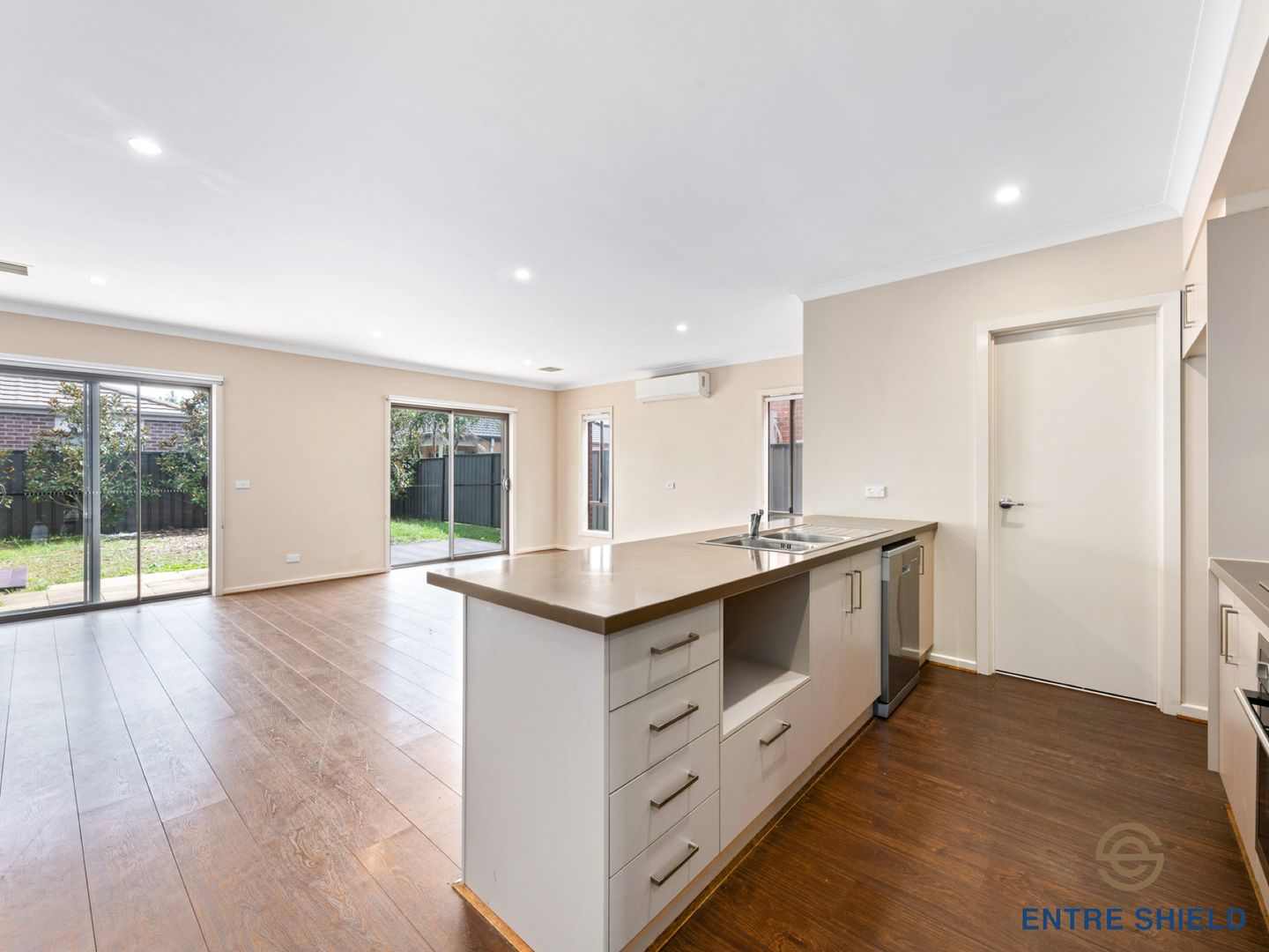 32 Neroli Crescent, Truganina VIC 3029, Image 2