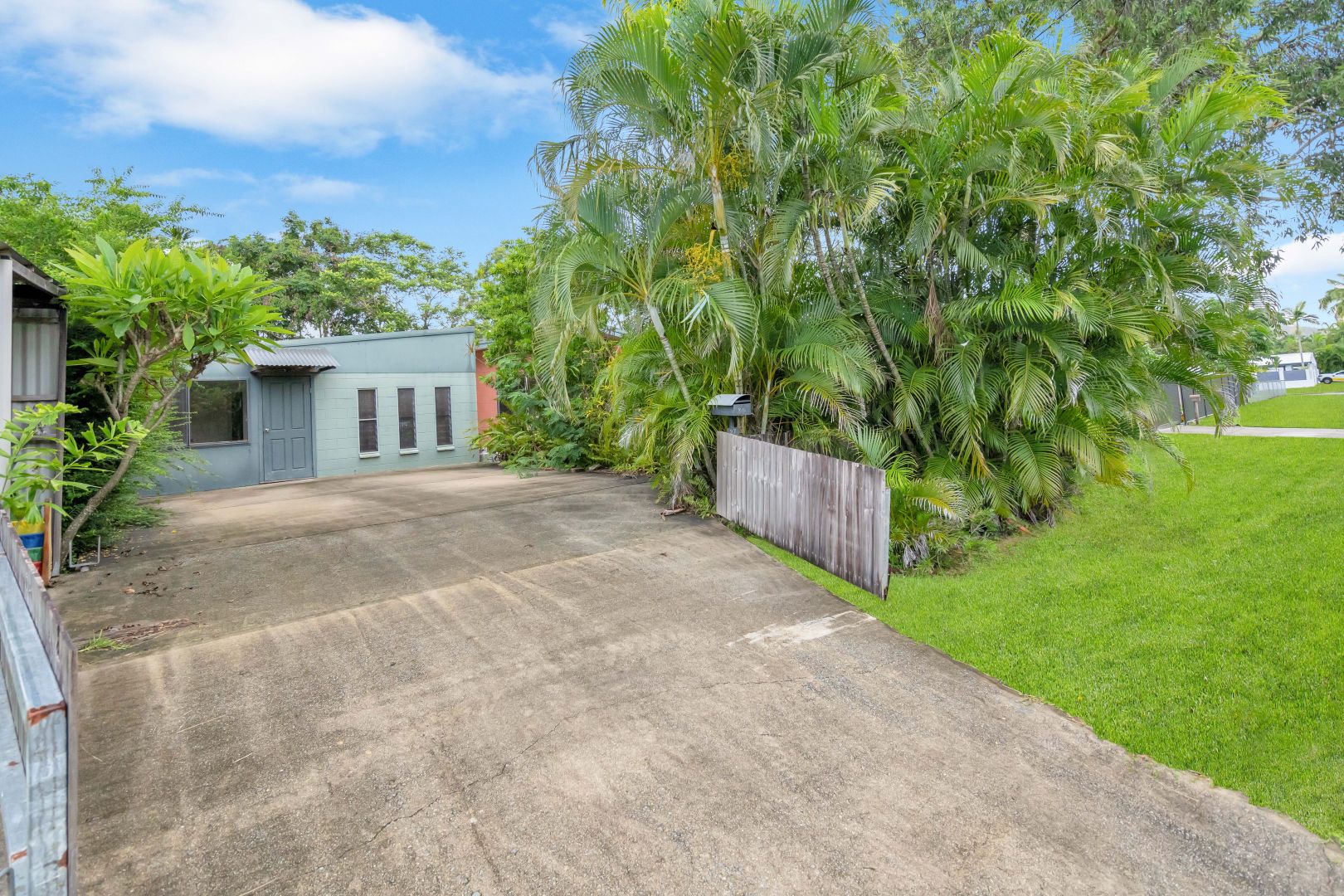 27 Lae Street, Trinity Beach QLD 4879, Image 1