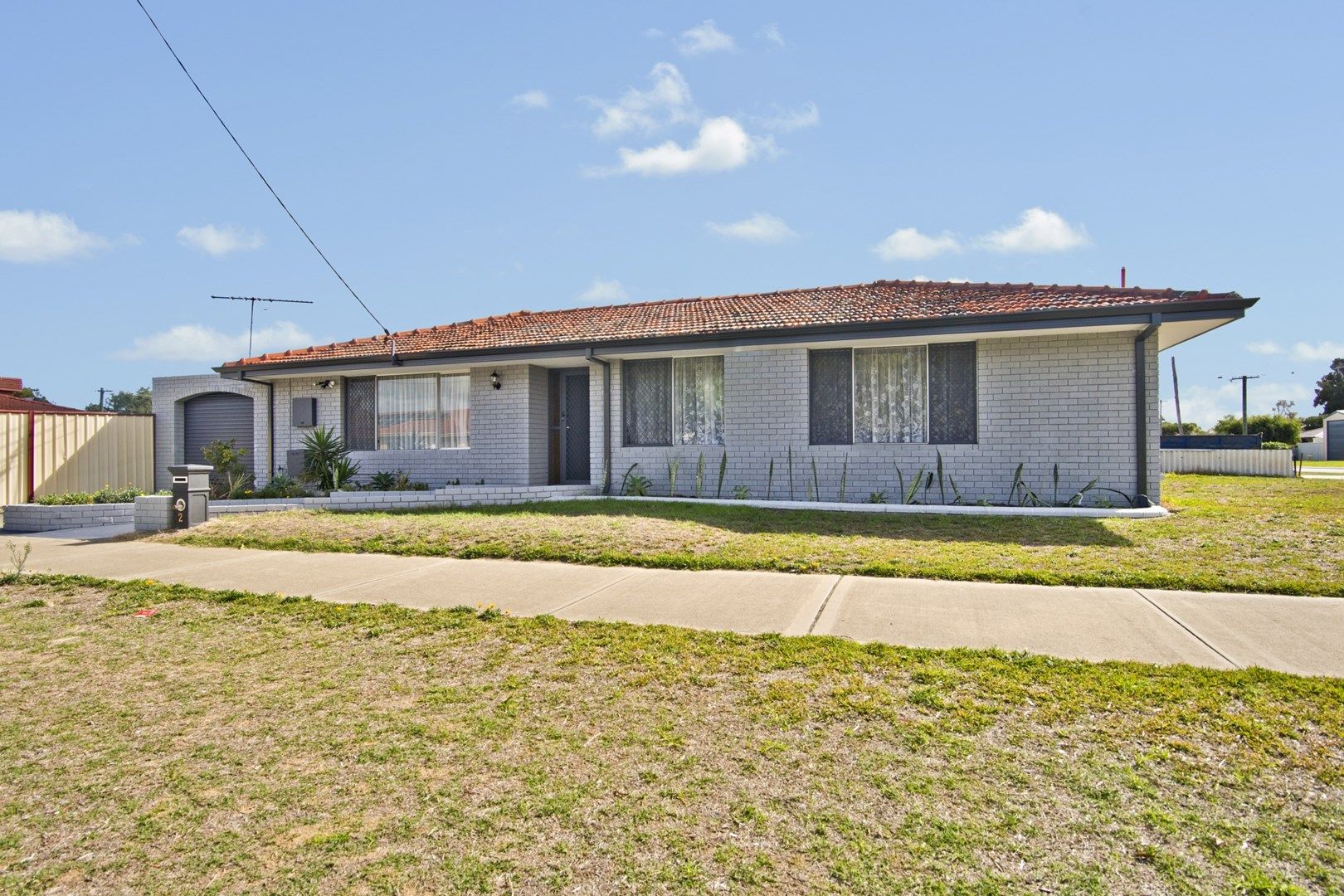 2 Wyola St, Cooloongup WA 6168, Image 0