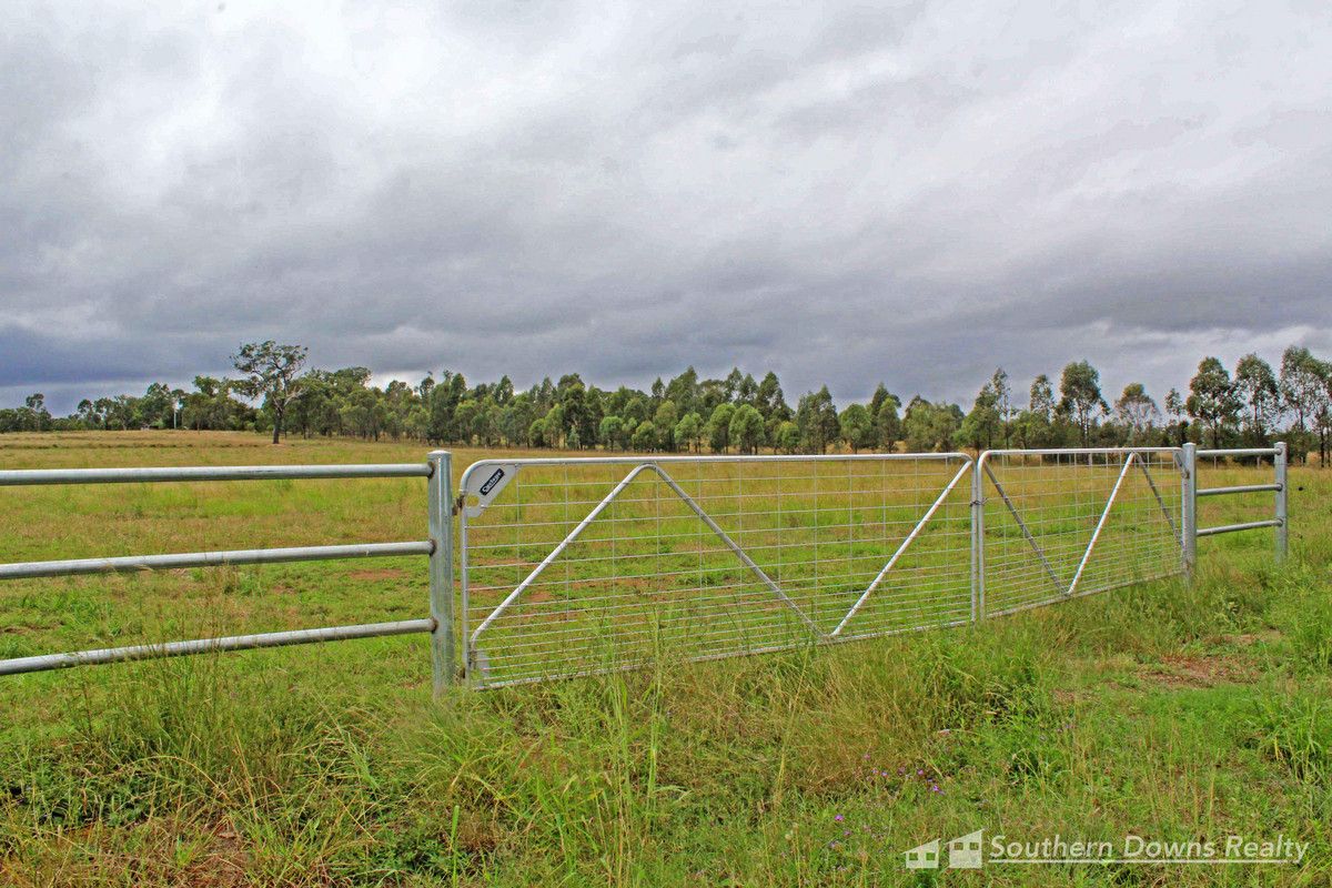 1 Duff Road, Wheatvale QLD 4370, Image 2