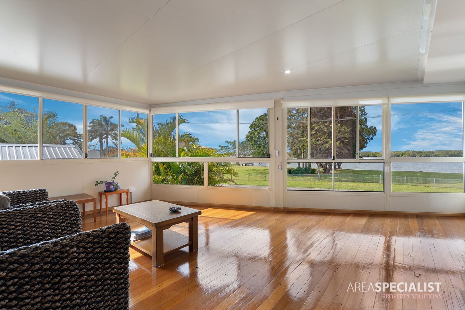 7 Esplanade , Jacobs Well Property History & Address Research Domain