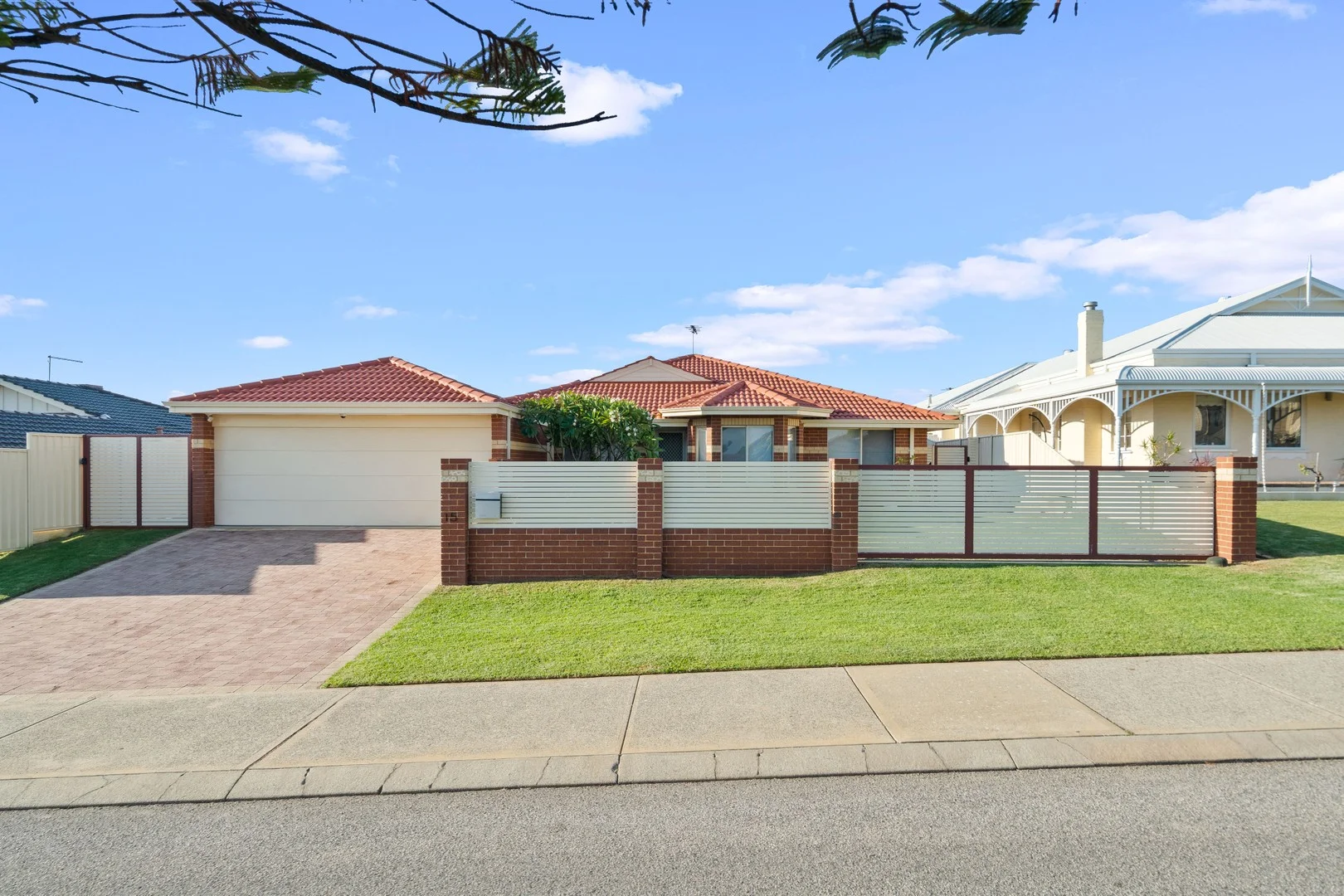 15 Daydream Plaza, Halls Head WA 6210