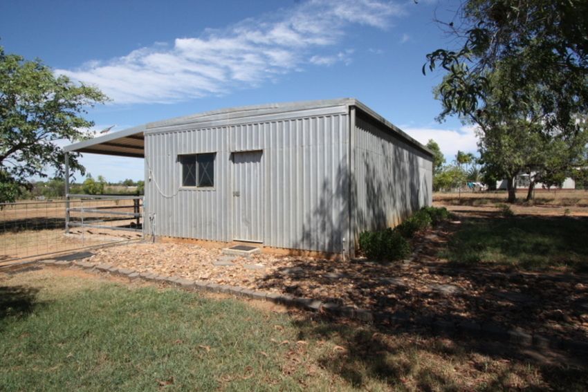 23 Aberdeen Road, Millchester QLD 4820, Image 2
