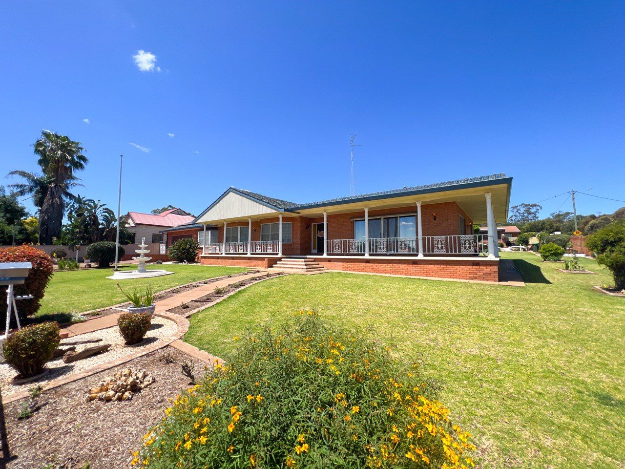 77 Euchie Street, Peak Hill NSW 2869 Domain