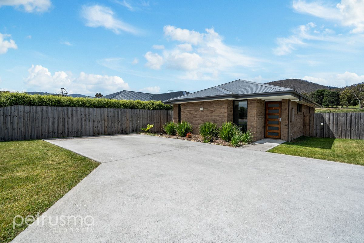 3 bedrooms Villa in 1/263c Backriver Road NEW NORFOLK TAS, 7140