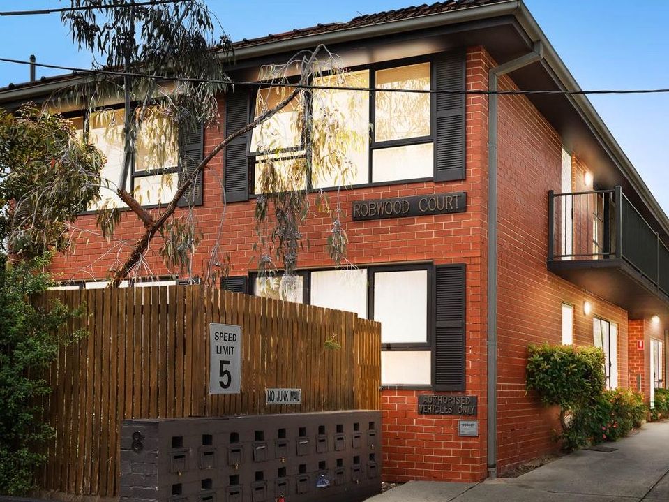 1 bedrooms Apartment / Unit / Flat in 9/8 Robert Street ELWOOD VIC, 3184