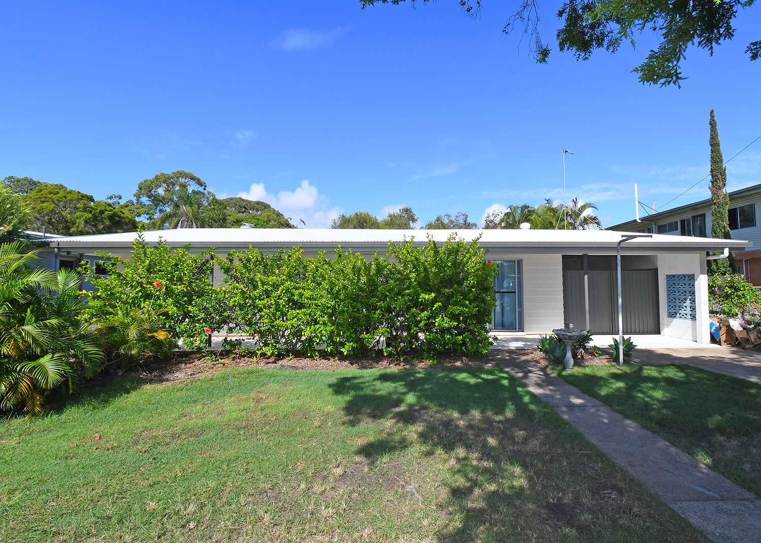 3 bedrooms House in 593 Boat Harbour Drive URANGAN QLD, 4655