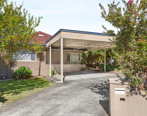 24 Loch Crescent, Strathmore VIC 3041