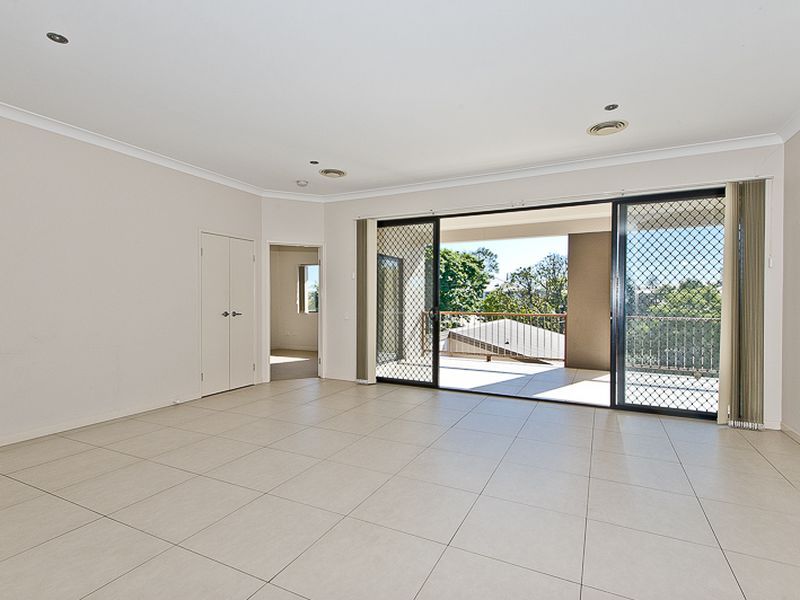 6/5 Livingstone Street, YEERONGPILLY QLD 4105, Image 1