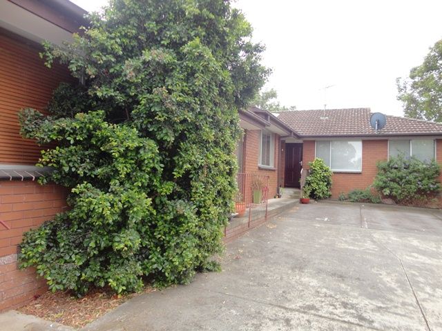 1 bedrooms Apartment / Unit / Flat in 3/4 St Bernards Road ALPHINGTON VIC, 3078