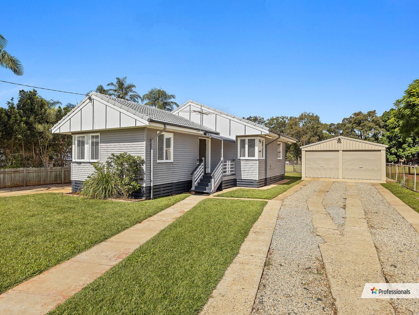 3 bedrooms House in 13 Tulip Street LAWNTON QLD, 4501