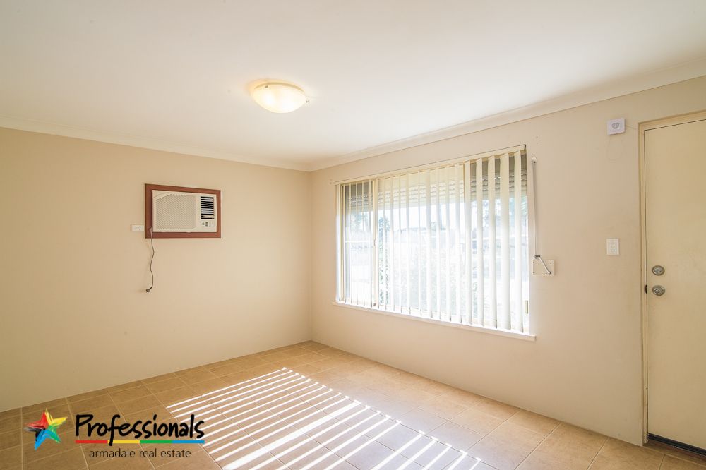 10 Cambell Rd, ARMADALE WA 6112, Image 2