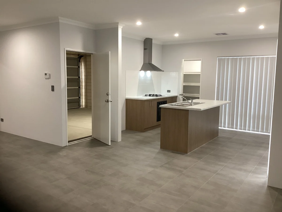 Additional image 2 of 11 Pomorie Road, Madora Bay WA 6210