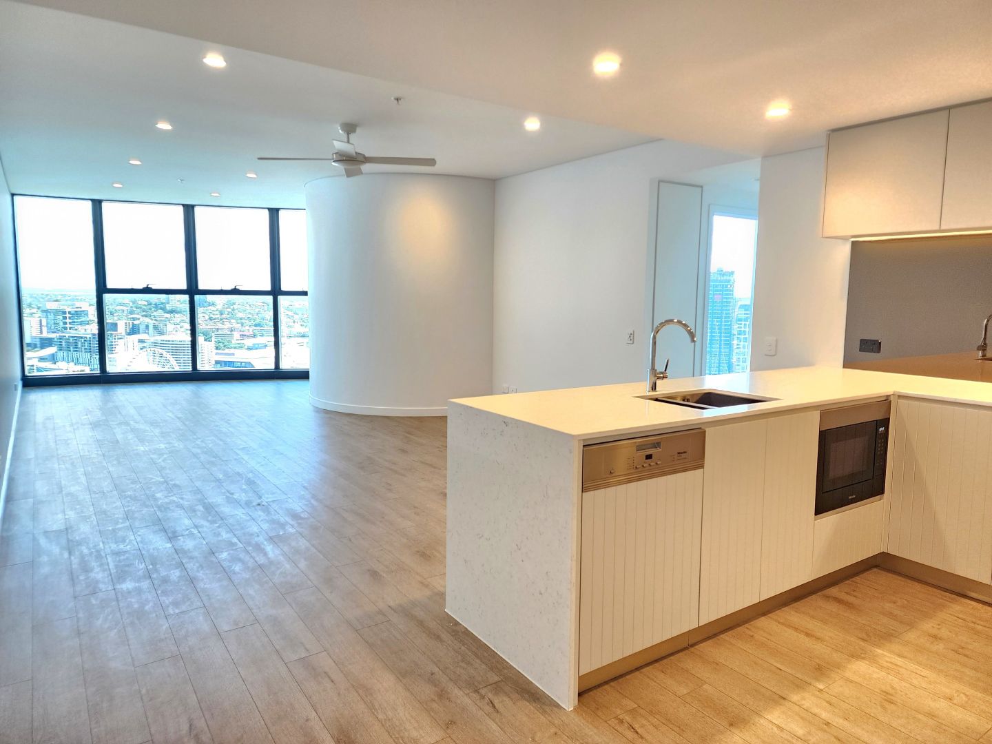 2704/8 Adelaide Street, Brisbane City QLD 4000 Apartment For Rent