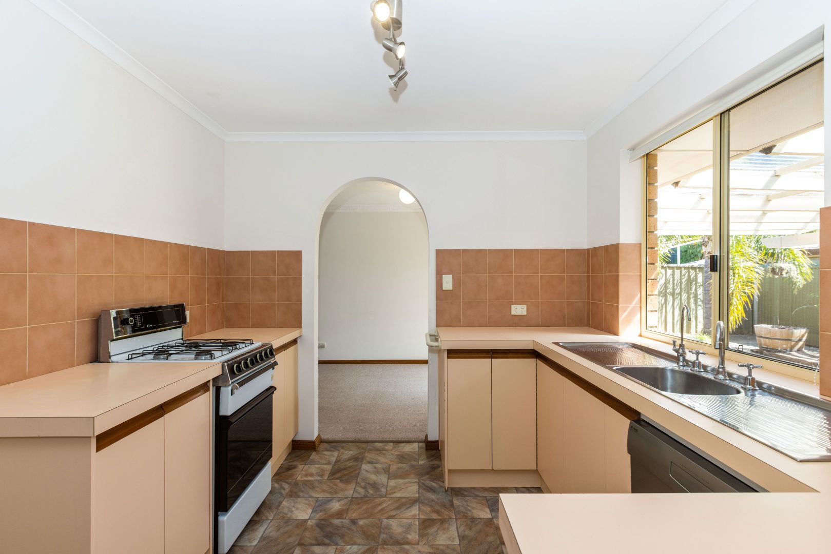 1/3 Calomba Crescent, Happy Valley SA 5159 House For Rent 500 Domain