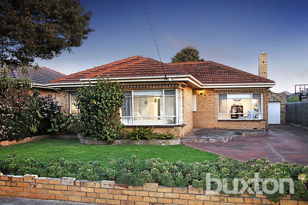 3 bedrooms House in 4 Normdale Road BENTLEIGH EAST VIC, 3165