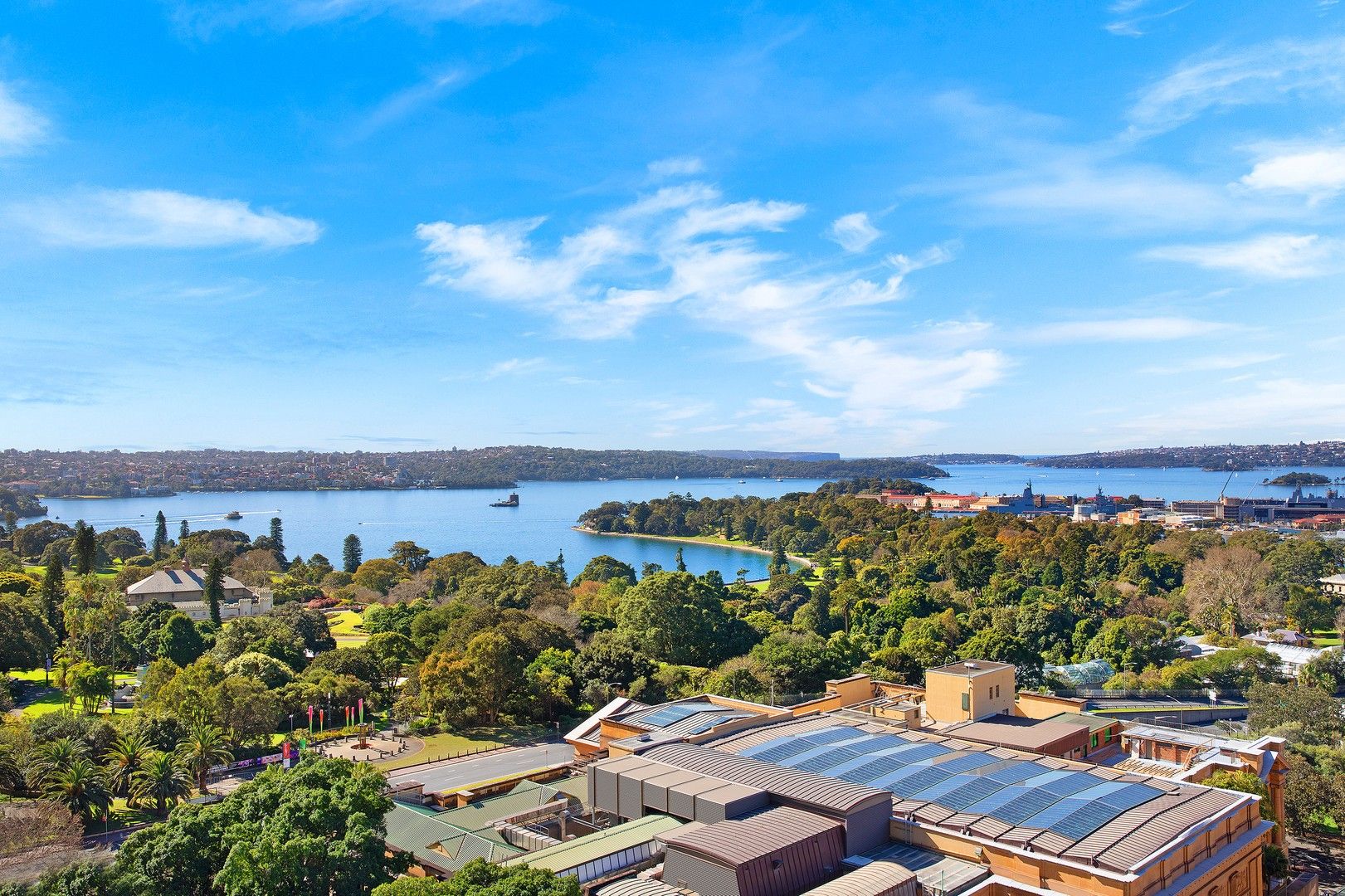 3 bedrooms Apartment / Unit / Flat in Macquarie Street SYDNEY NSW, 2000