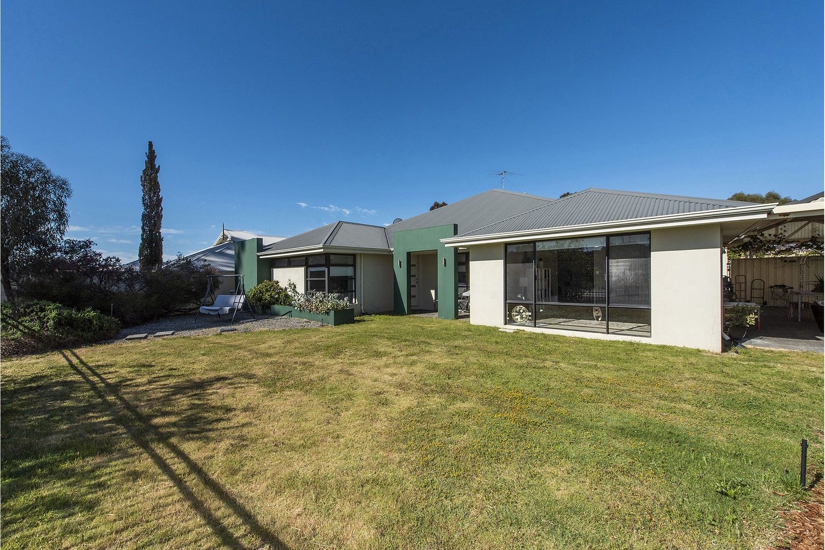 4 bedrooms House in 162 Kendall Boulevard BALDIVIS WA, 6171