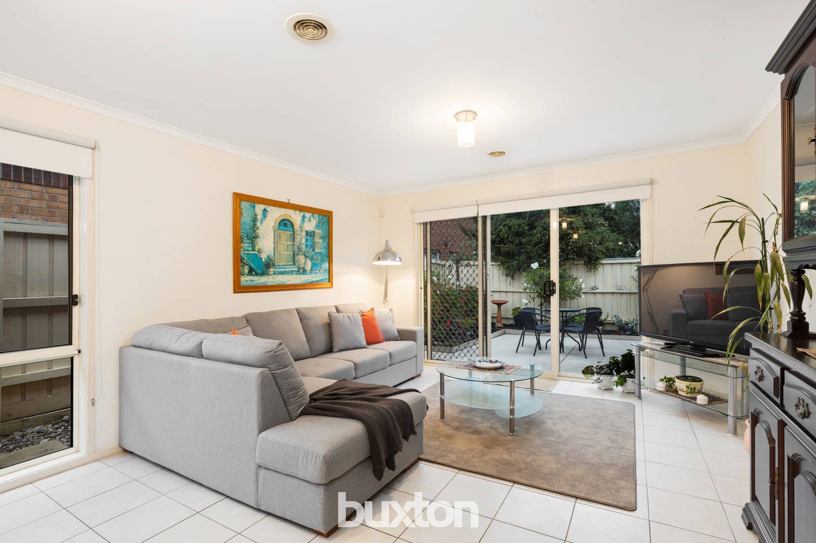 18 Kingsland Close, Dingley Village VIC 3172, Image 2