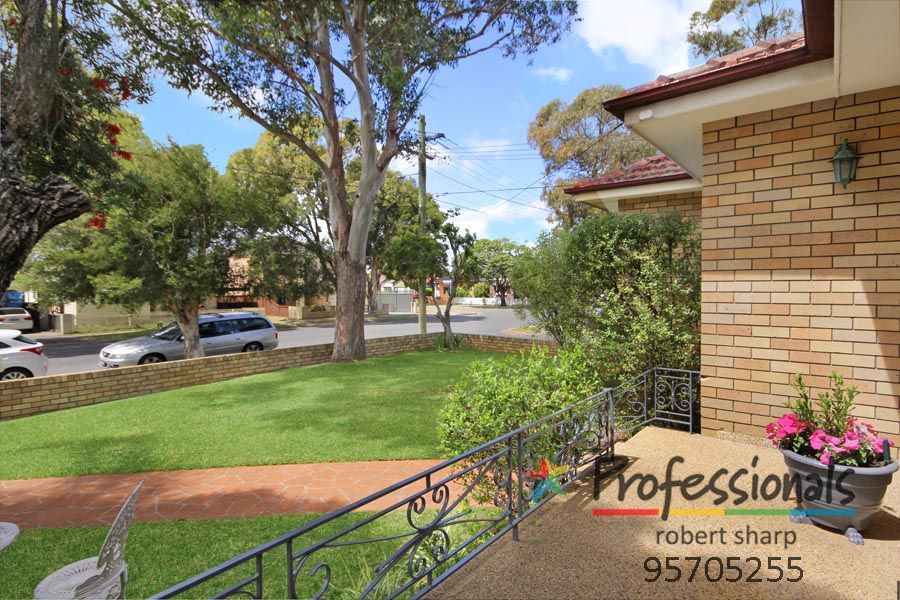 35 Ludgate Street, Roselands NSW 2196, Image 1