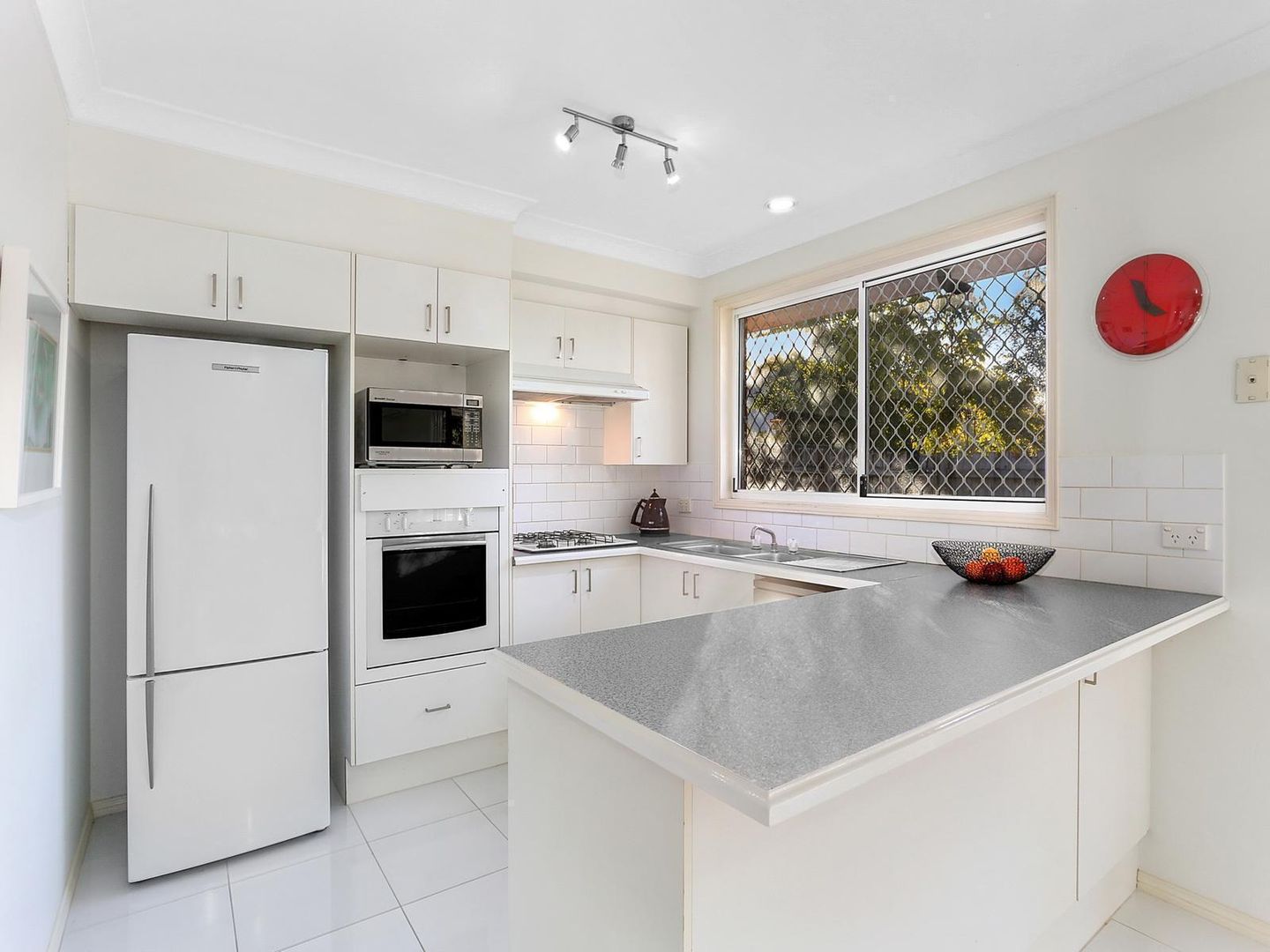 44 Lyndhurst Court, Wattle Grove NSW 2173, Image 1