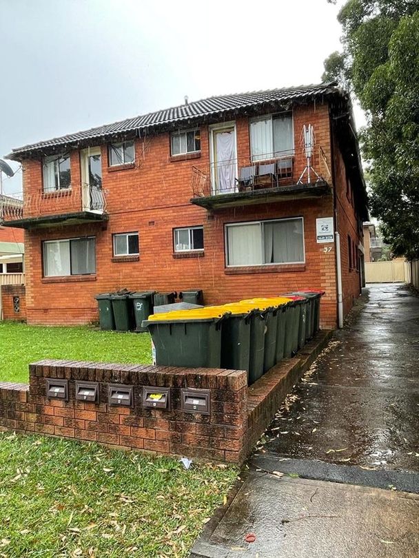 2 bedrooms Apartment / Unit / Flat in 2/37 Oxford Street MERRYLANDS NSW, 2160