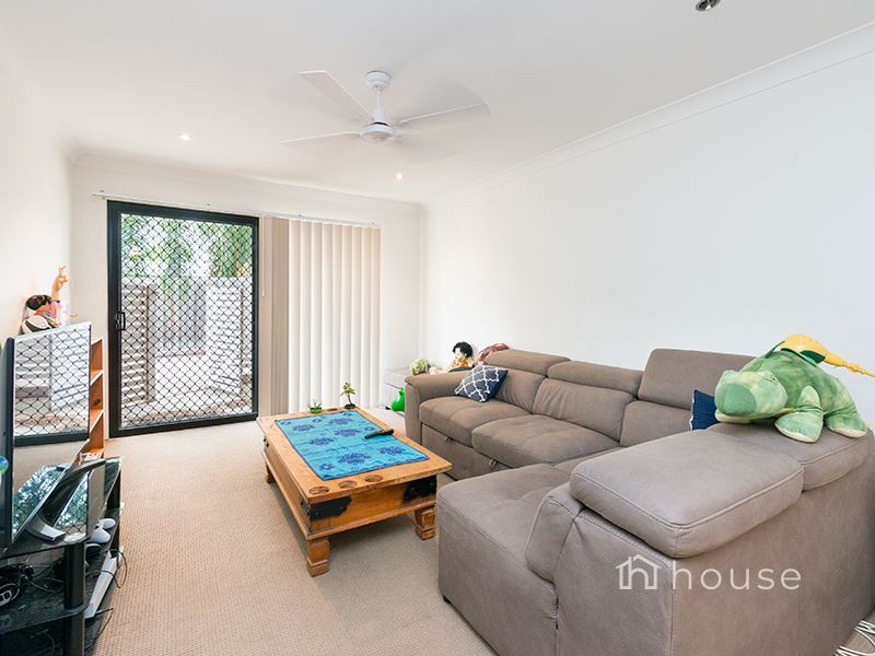 3/8 Macquarie Street, Booval QLD 4304, Image 2