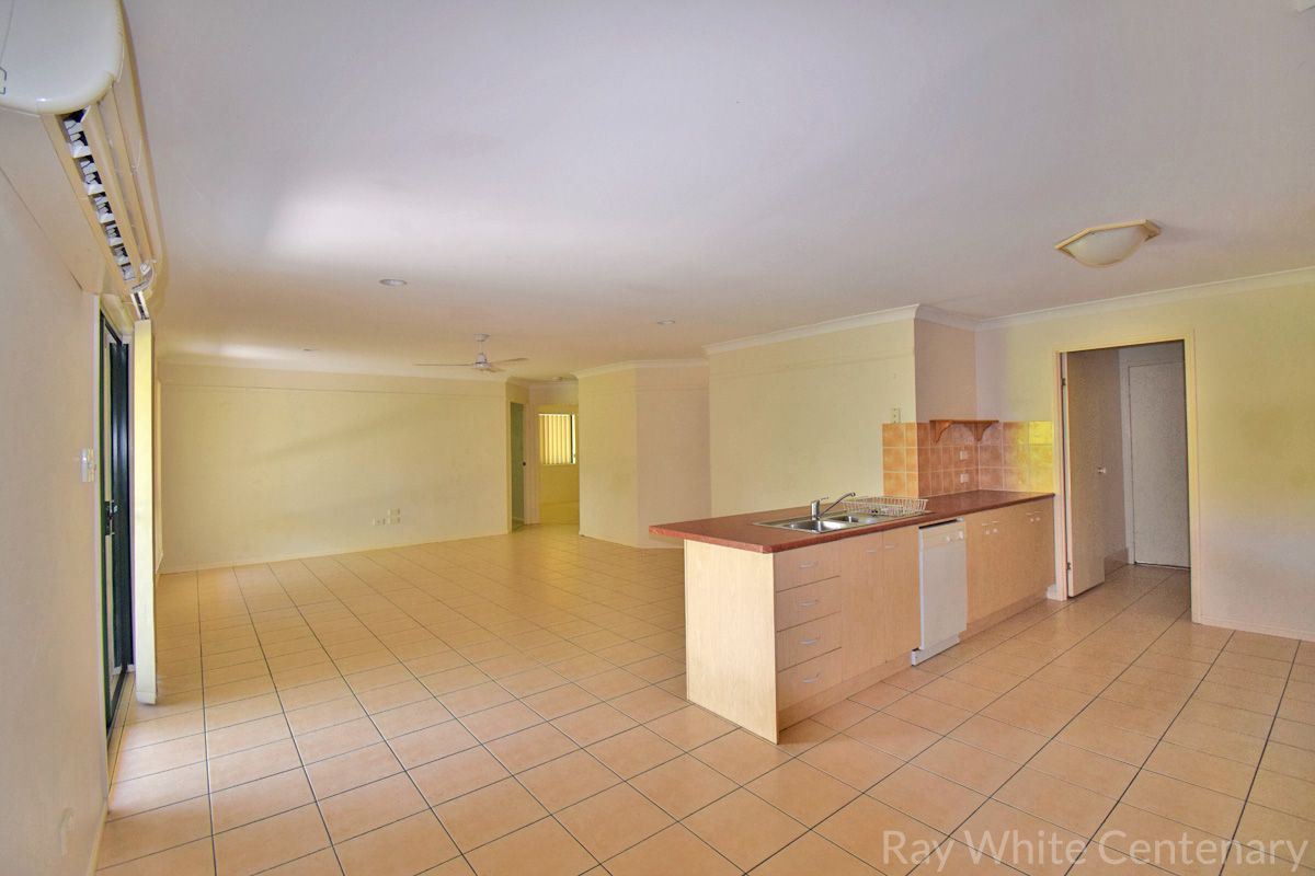 4 Spurs Place, Sumner QLD 4074, Image 2