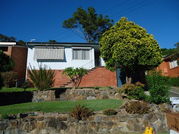 21 Ian Street, Eleebana NSW 2282